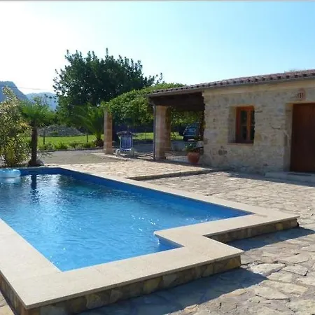 Casa Encinas Ferienhaus